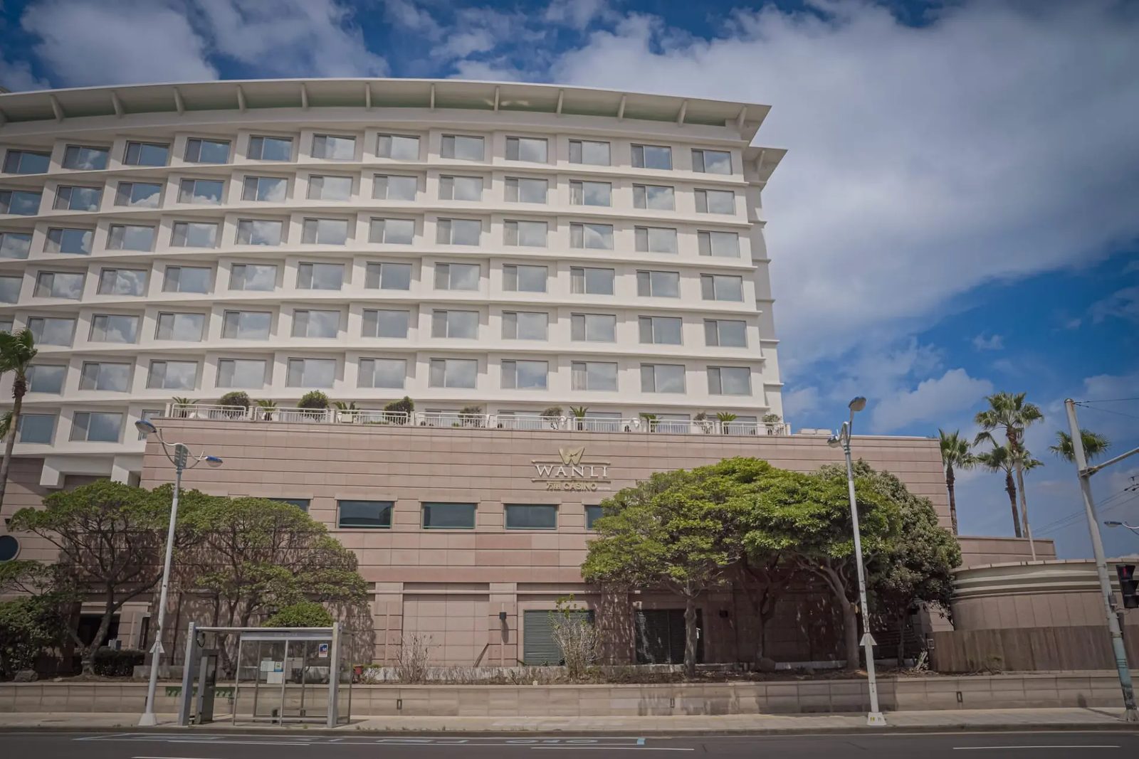 济州万丽娱乐场所在建筑外观及WANLI标志